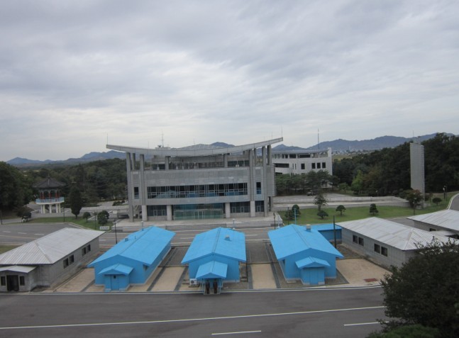 平壤开城板门店、三八线、妙香山、南浦、双飞