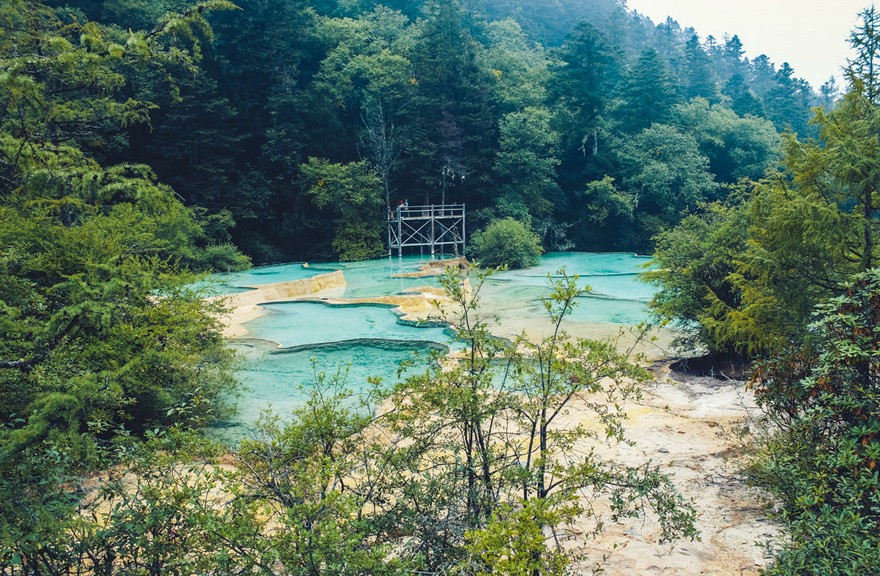 九寨黄龙、峨眉乐山、青城山都江堰双卧10日**纯